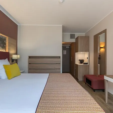 Leonardo Hotel 4*